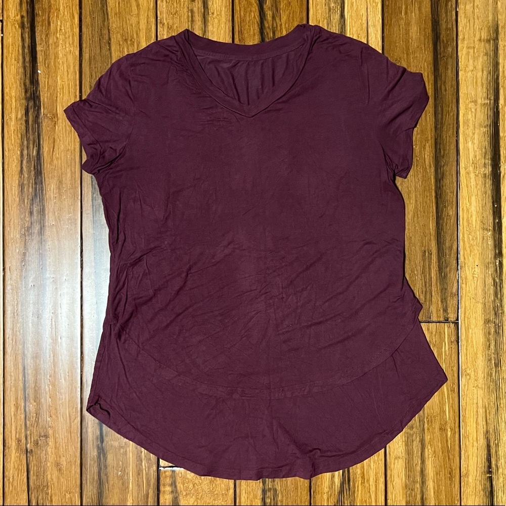 V-Neck Boyfriend Nursing Tee - Large / Wine